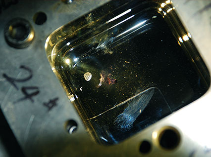 <a href='http://m.ahyongchang.com/product/3.htm' class='text_a'>模具激光焊機</a>修復鏡面模具效果